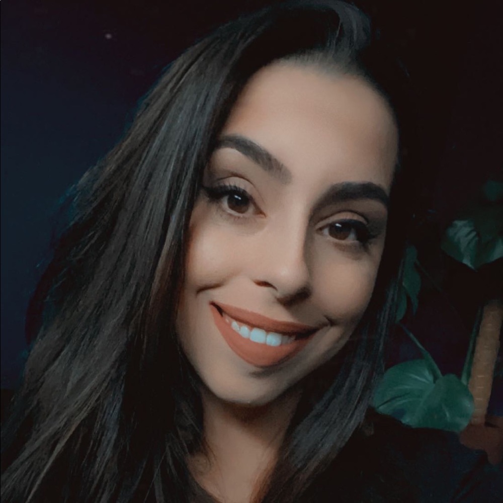 Meet your Posher, Dana